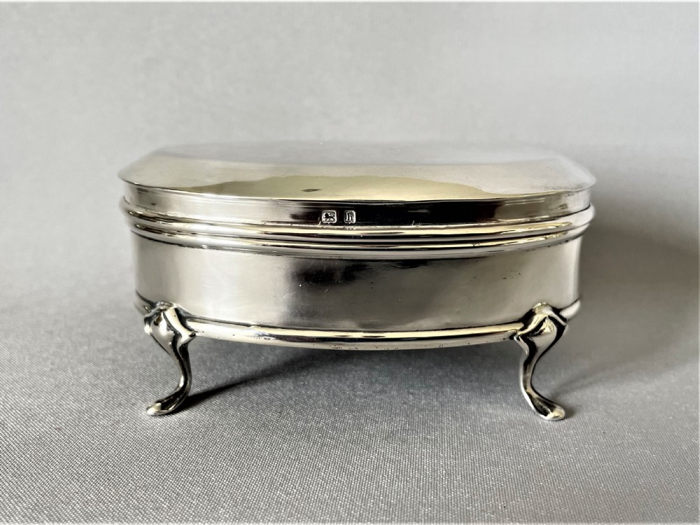 A stylish Edwardian silver trinket box View VII
