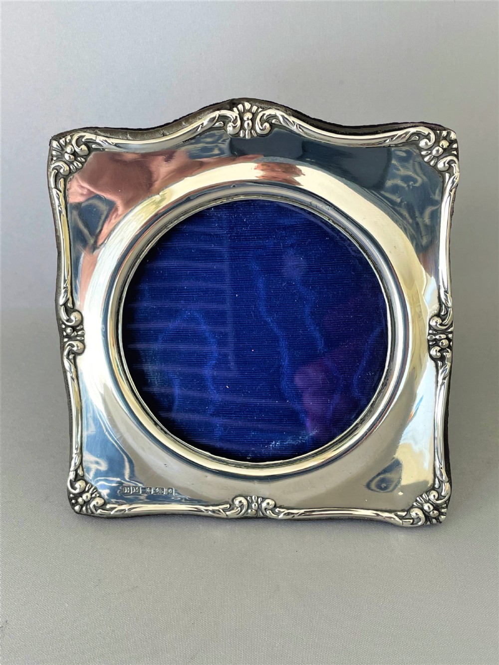 A charming Edwardian silver photo frame View III