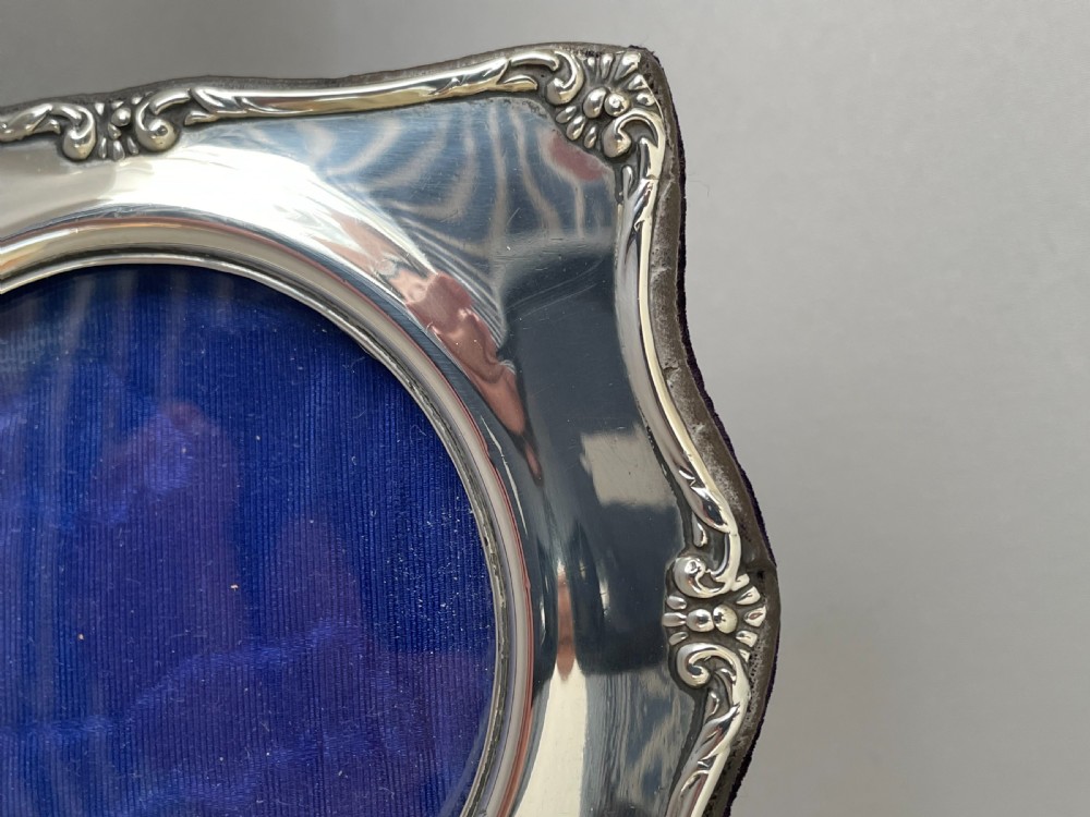 A charming Edwardian silver photo frame View IV
