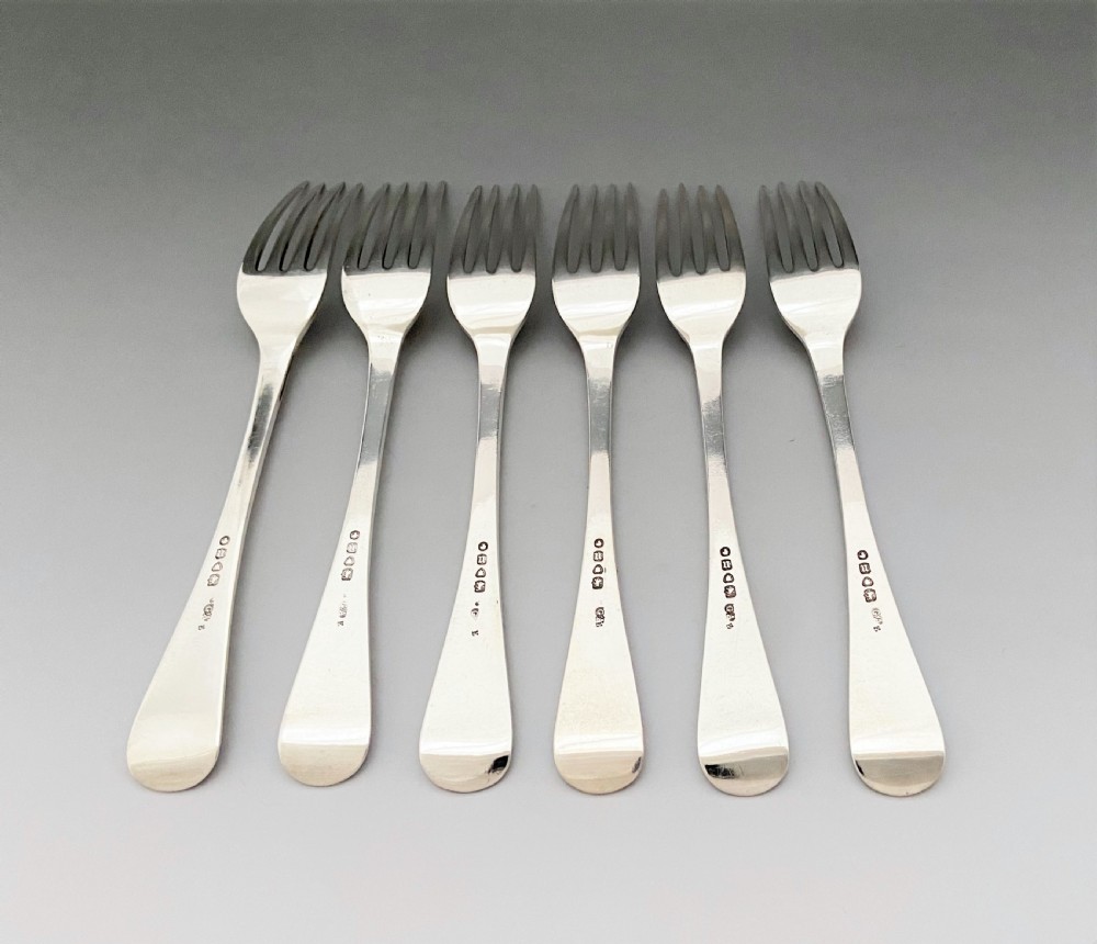 A wonderful 12 piece Victorian silver dessert in bead pattern View VI