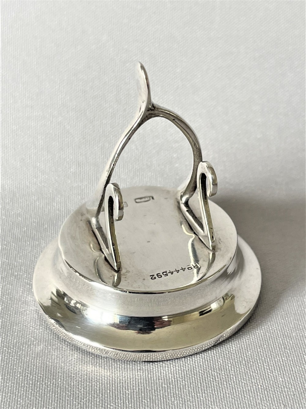 A novelty Edwardian silver wishbone name card/menu holder View II