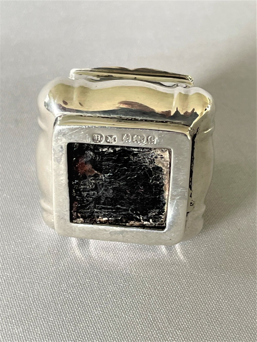 A lovely Edwardian silver single ring box View VI