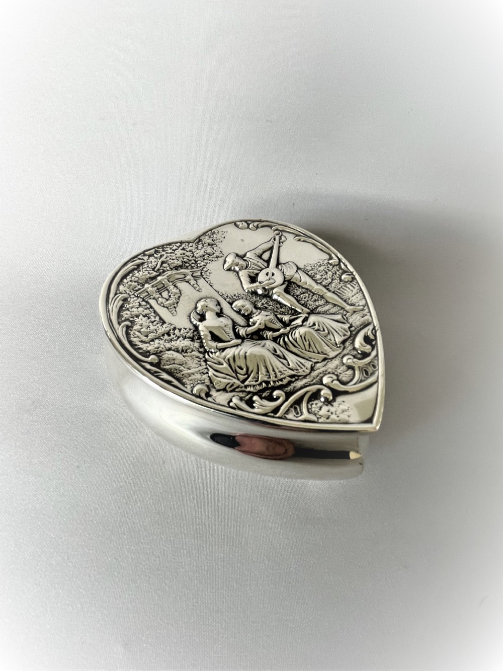 A fabulous Victorian heart shaped silver gilt trinket box