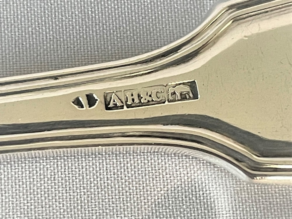 A superb Colonial, Fiddle, thread & shell silver soup ladle View V