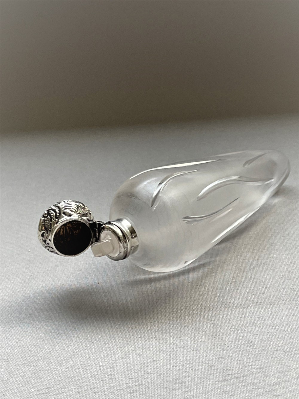 A Gorgeous Victorian Silver Mounted 'icicle' Scent Bottle View IV