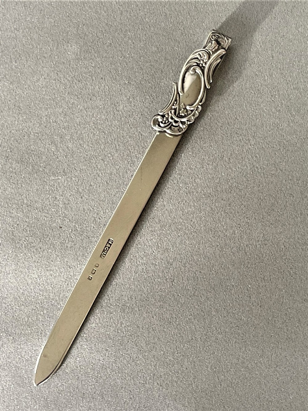 A delightful Edwardian silver bookmark