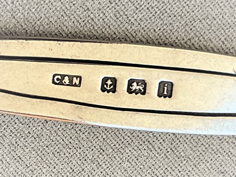 An Edwardian silver novelty 'sword' bookmark View IV