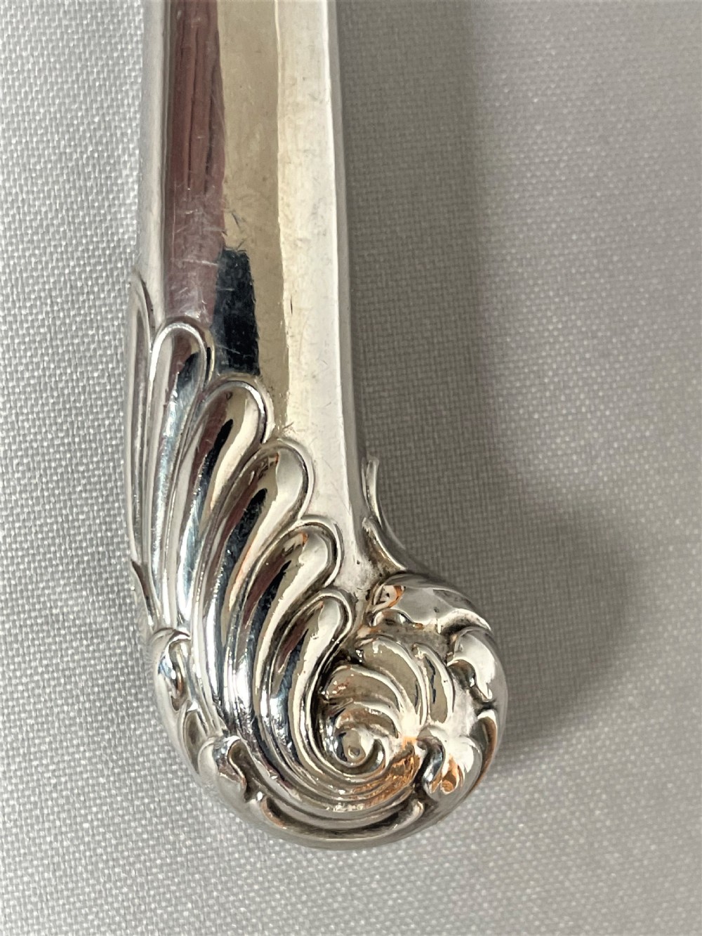 An Edwardian silver pistol grip handle magnifying glass View V