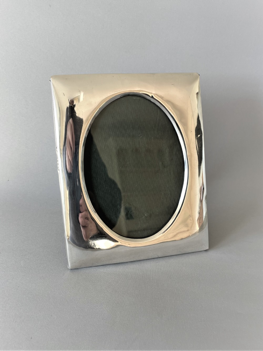 A fine George V silver photo frame
