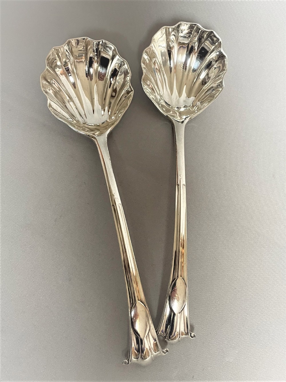 A quality pair of Onslow pattern silver gravy ladles