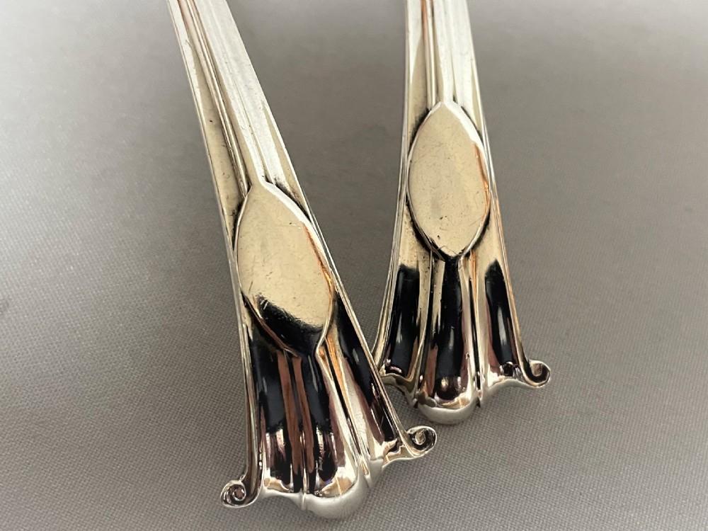 A quality pair of Onslow pattern silver gravy ladles View II
