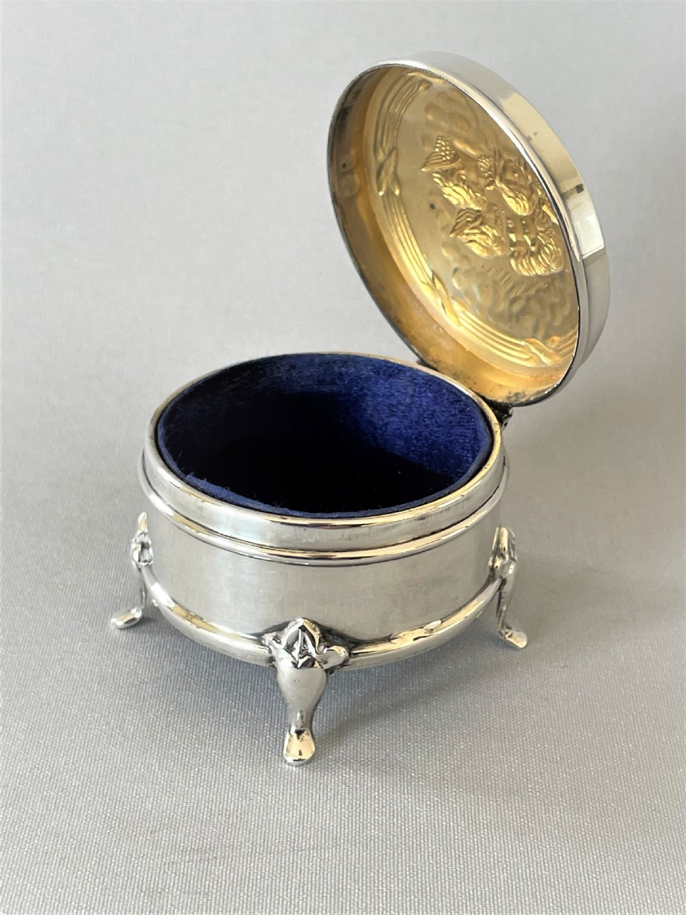 An Edwardian 'Reynolds Angels' small silver ring/trinket box View VI