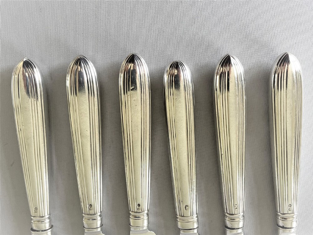 A rare set of 6 Georgian silver knives View III