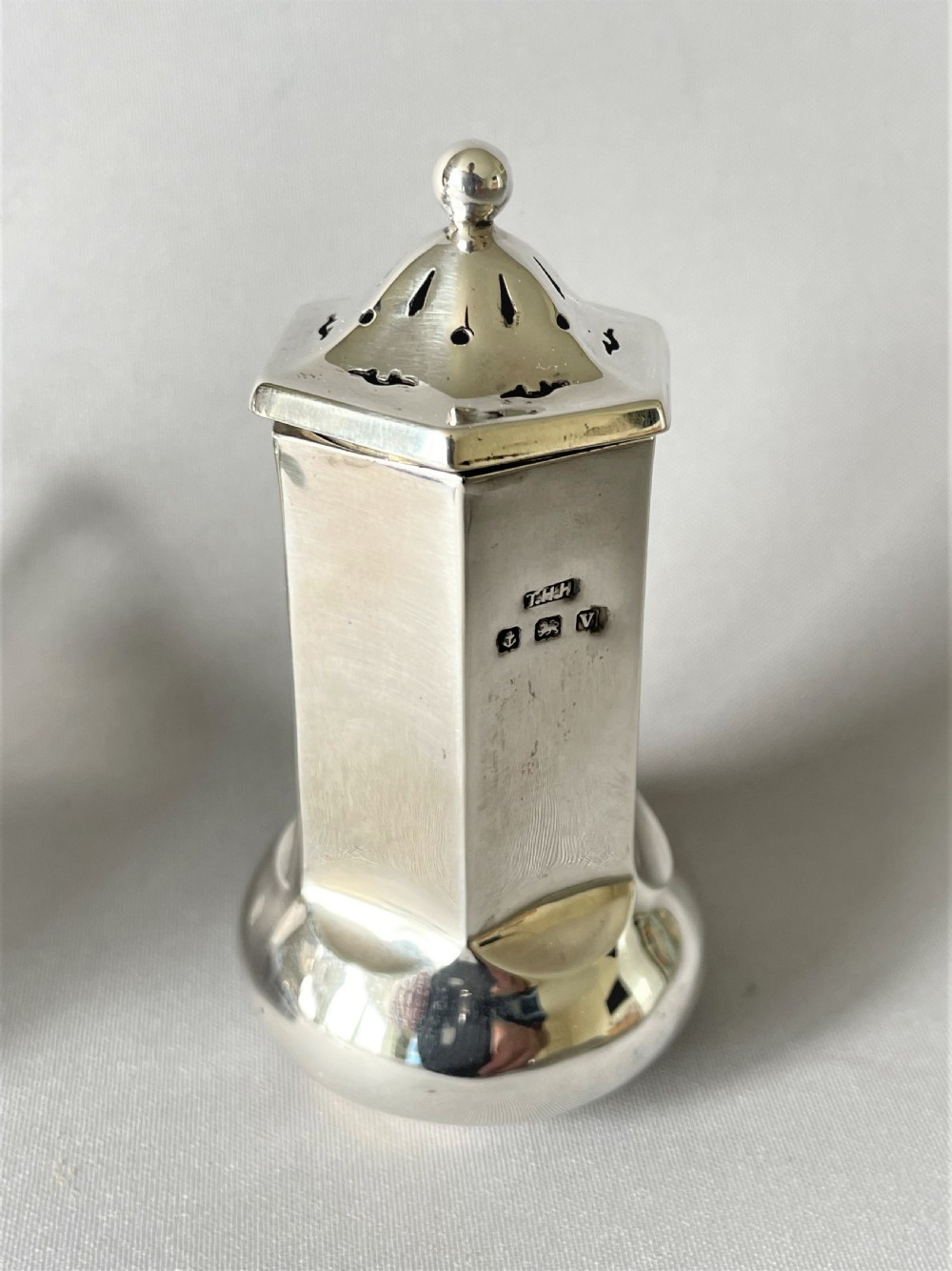 A Stylish Art Deco Three Piece Silver Cruet & Spoons View VII
