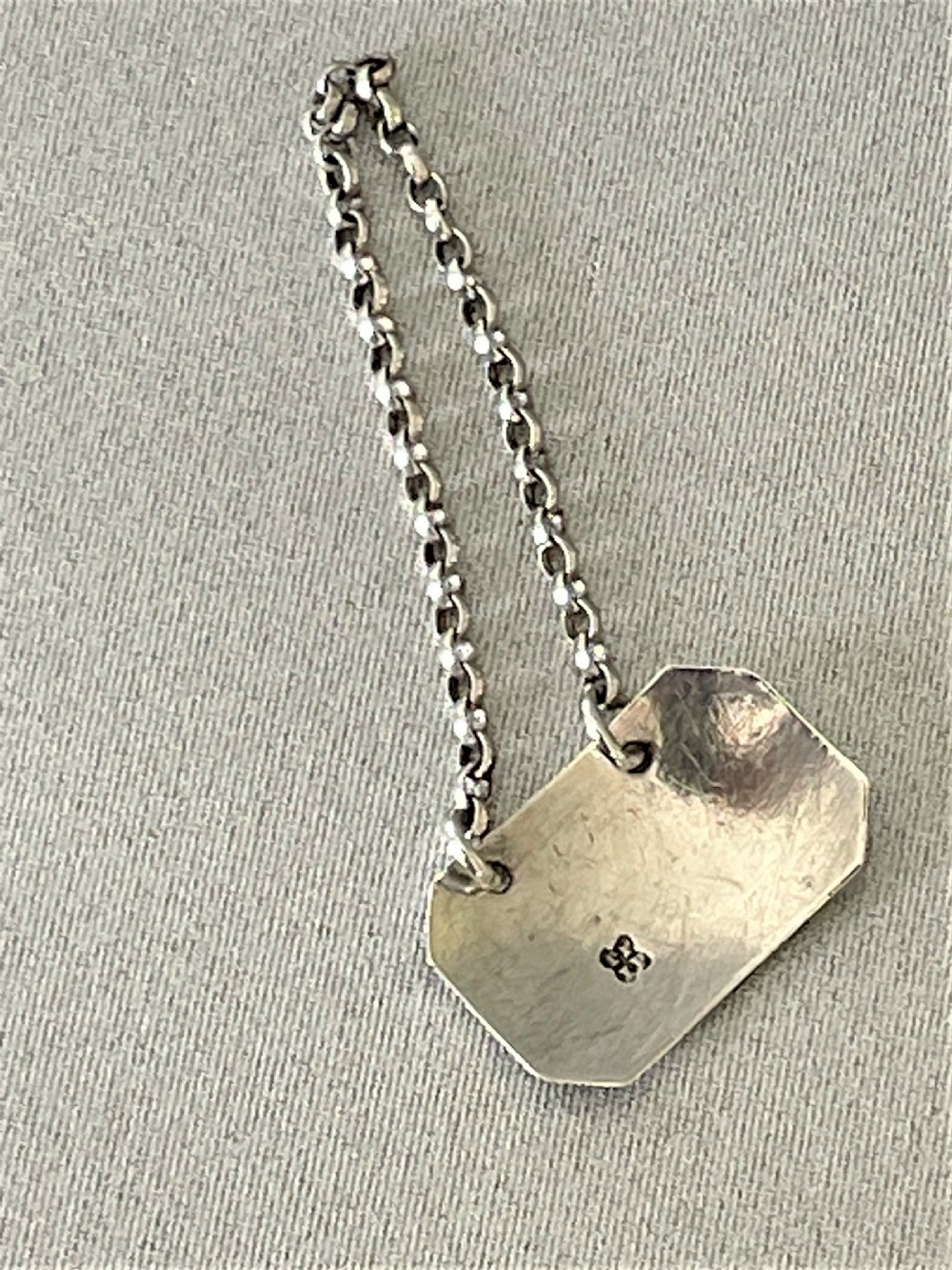 An extremely rare Walnut Ketchup Georgian silver bottle ticket View II