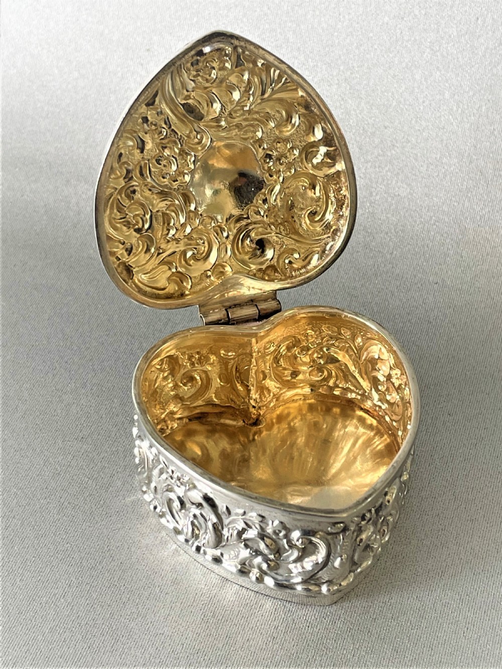 A large Edwardian heart shaped silver pill box View VI