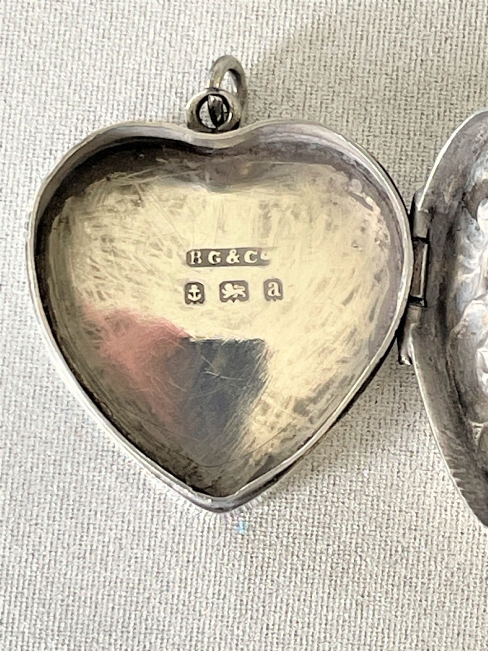 A small late Victorian heart shaped silver pill box View VI