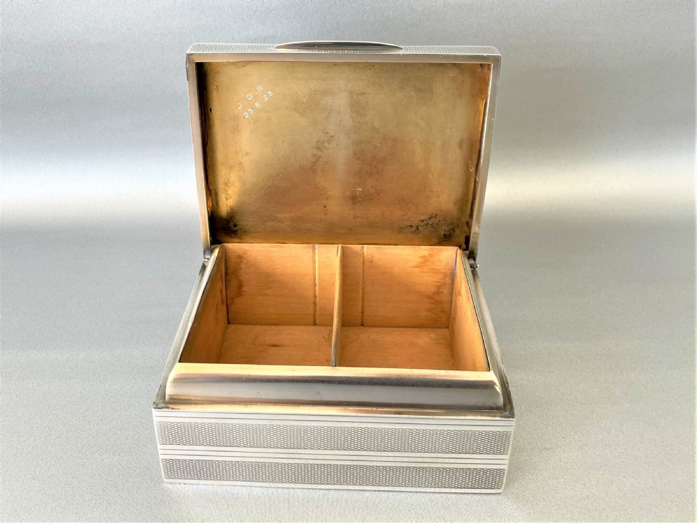 A fabulous Art Deco silver table cigarette box View V