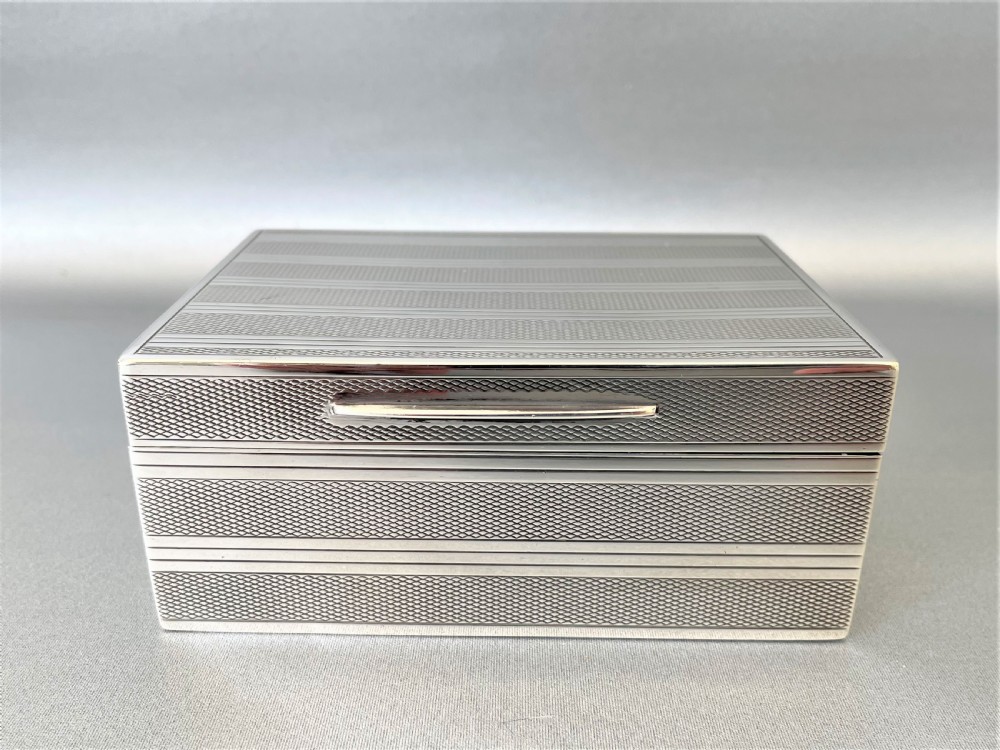 A fabulous Art Deco silver table cigarette box View XI