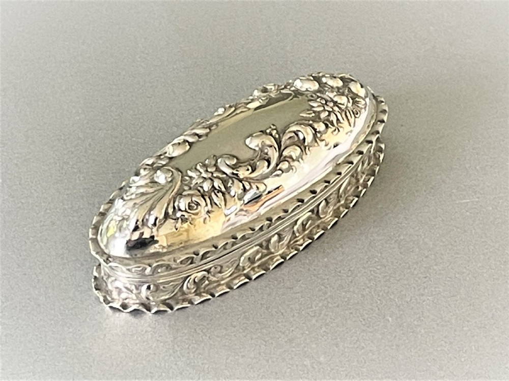 An Edwardian Chester silver small trinket box View VIII