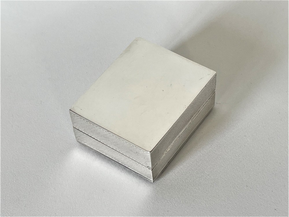 A superb Art Deco silver & stone set pill box View IV