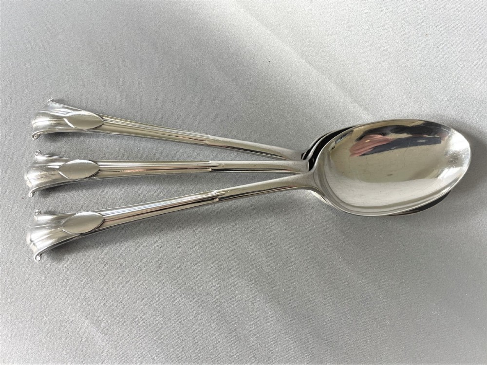 A Good Set Of 3 Onslow Pattern Silver Table/serving Spoons