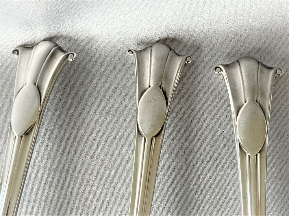 A Good Set Of 3 Onslow Pattern Silver Table/serving Spoons View III