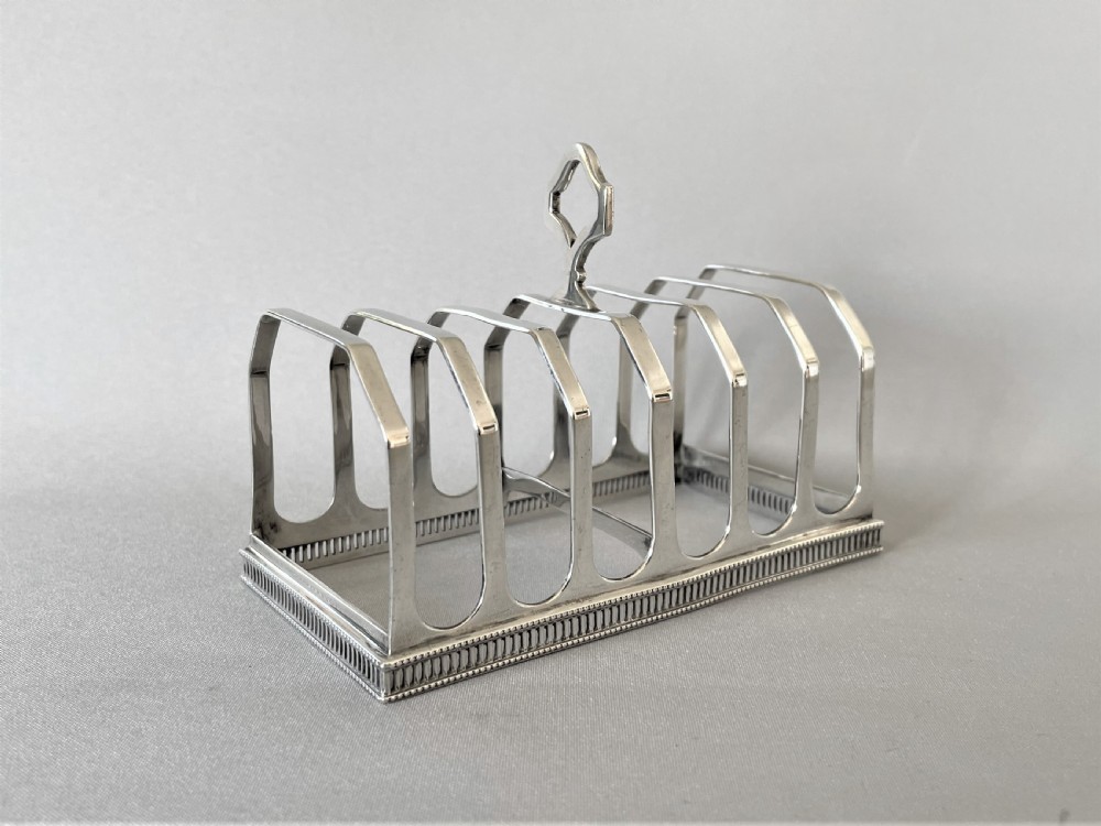A stylish Art Deco Chester silver toast rack View II
