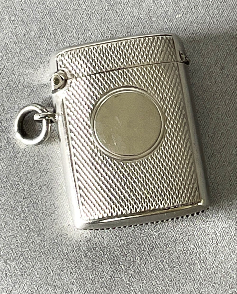 An appealing Edwardian silver vesta