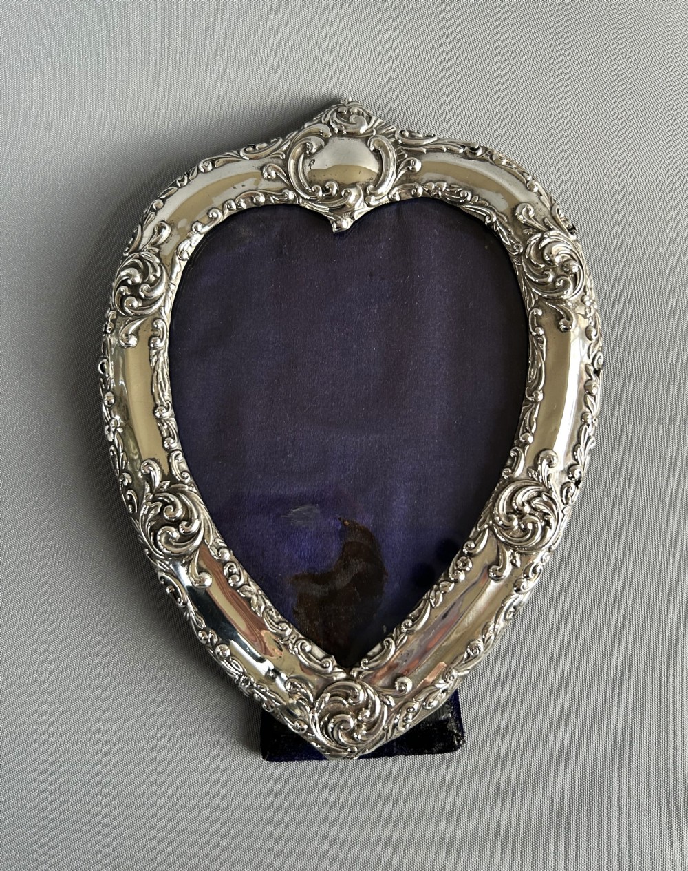 A lovely Victorian heart shaped silver photo frame View V