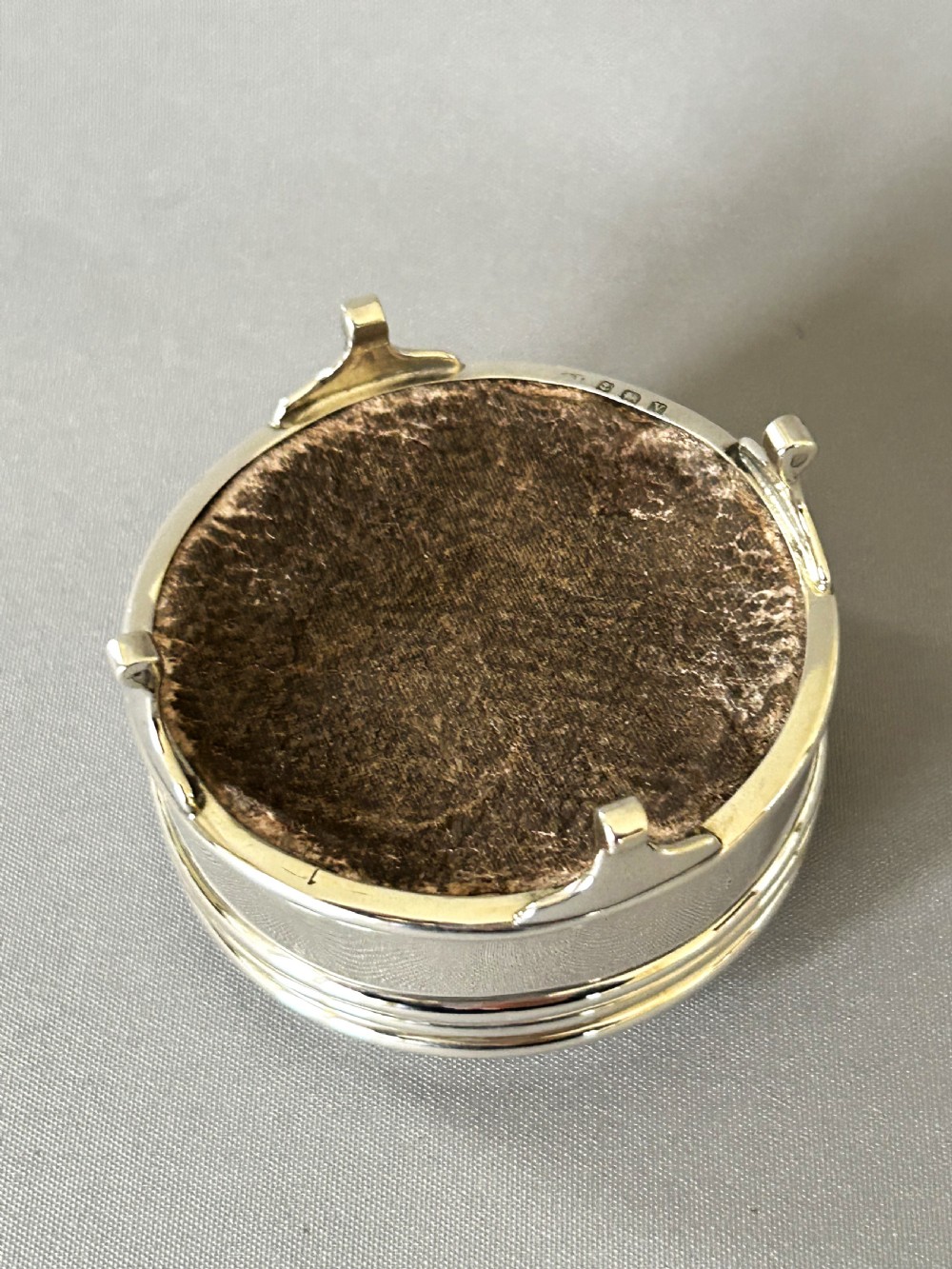 A handsome silver cuff links/trinket box View VII