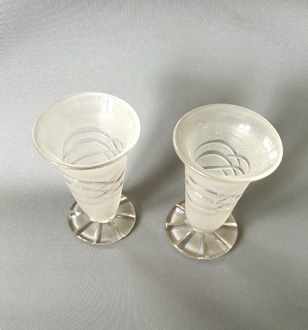 A rare pair of Victorian frosted jelly glasses View II
