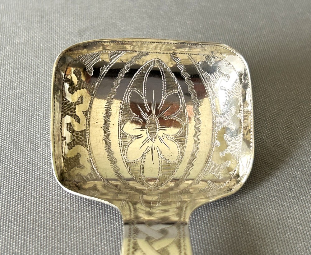 A lovely Georgian silver caddy spoon View IV