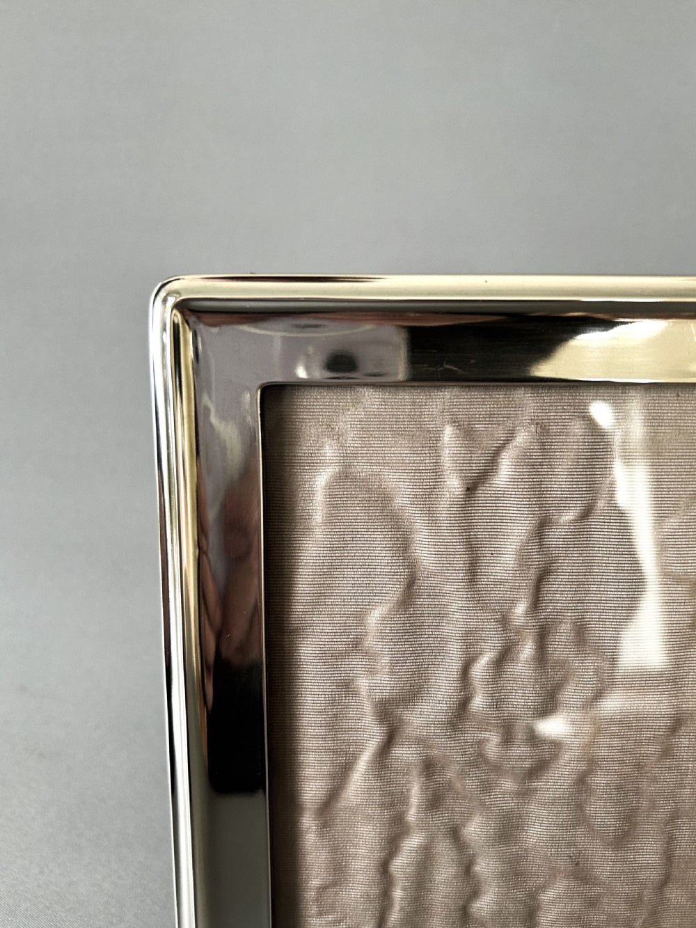 An early George V silver photo frame View III