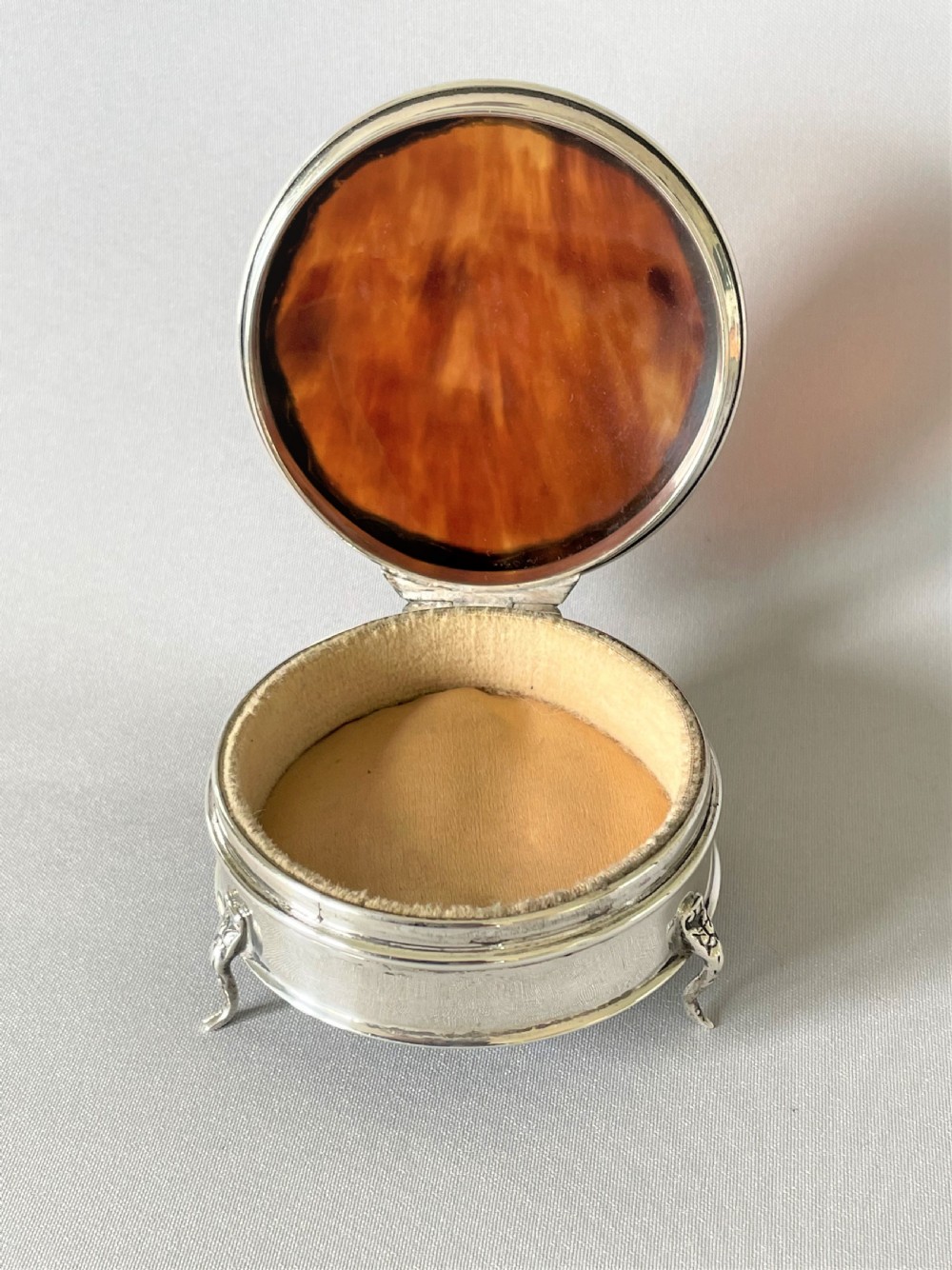 A delightful George V silver & tortoiseshell trinket box View IV
