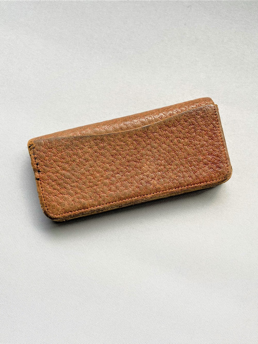 An Edwardian leather silver mounted purse/wallet View II