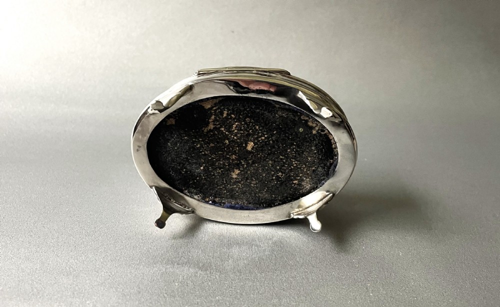 A stylish George V silver cuff links/trinket box View IV