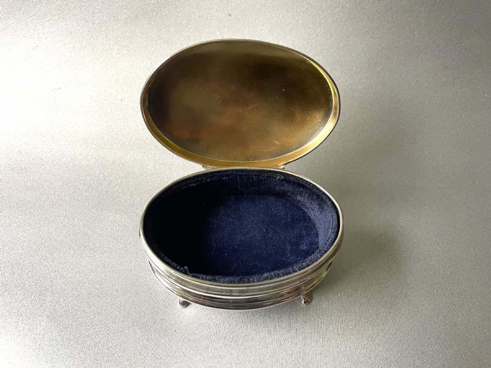 A stylish George V silver cuff links/trinket box View VI
