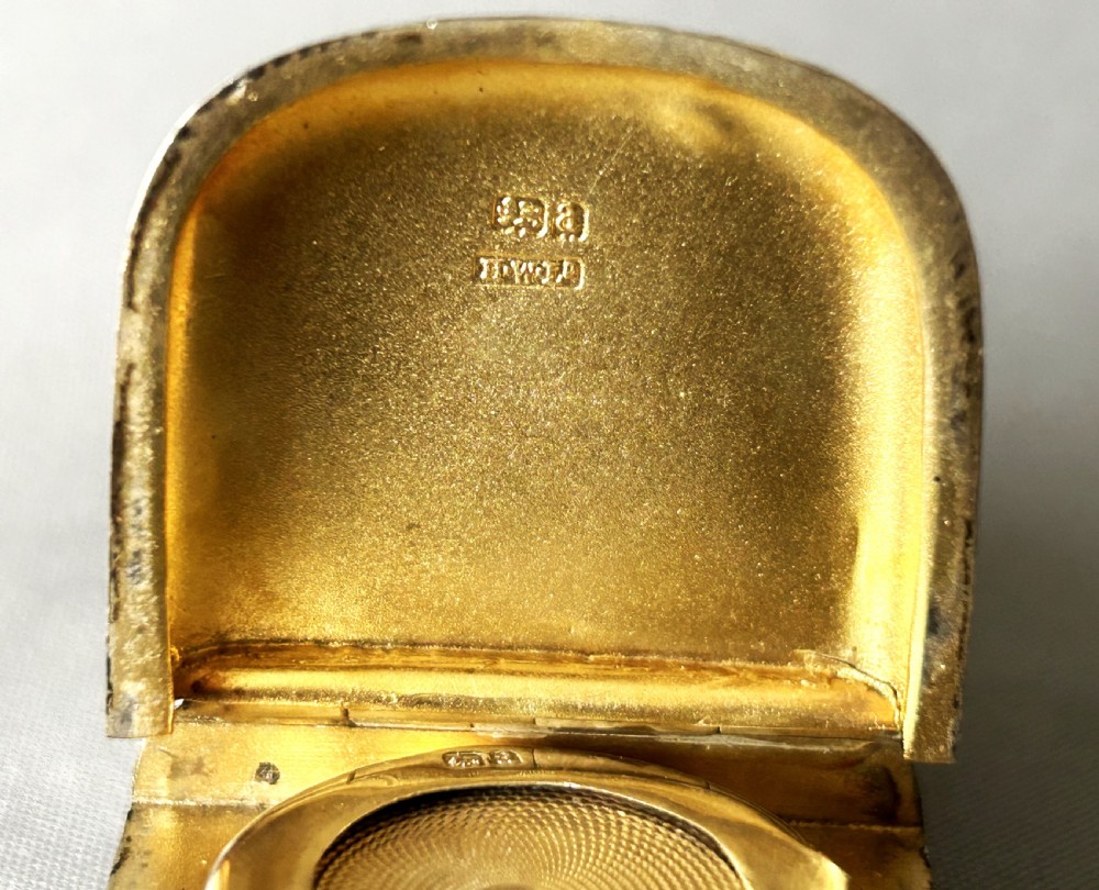 A collectible Victorian silver sovereign case/vesta combo View VI