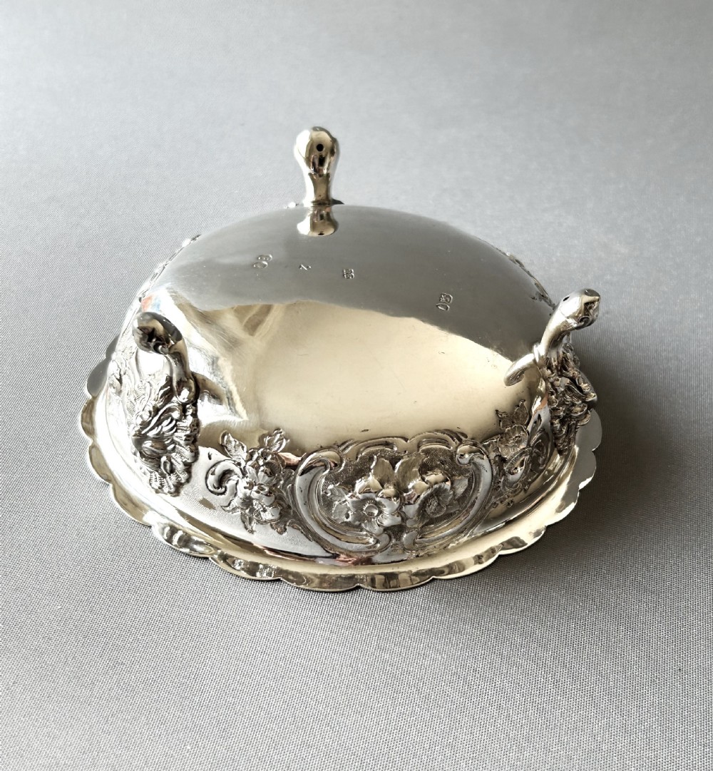 A gorgeous Victorian repousse silver bowl View VI