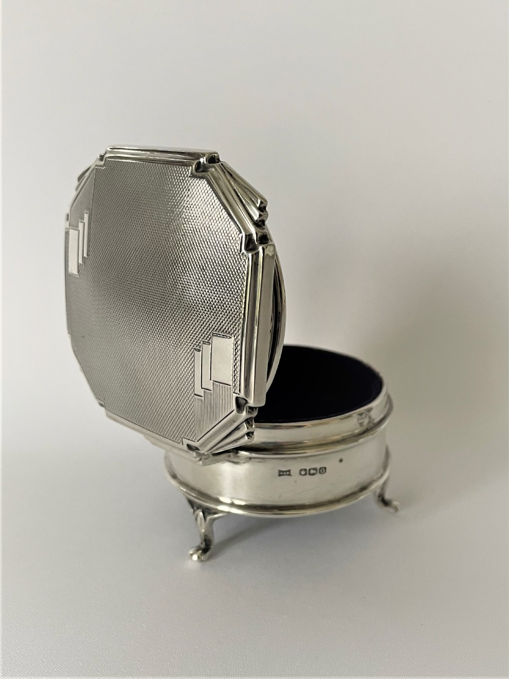 A stunning Art Deco silver cuff links/trinket box View IV