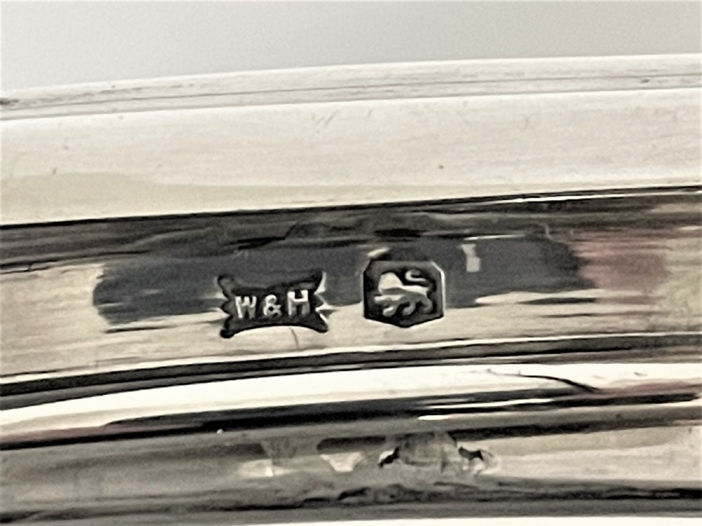 A stunning Art Deco silver cuff links/trinket box View VII