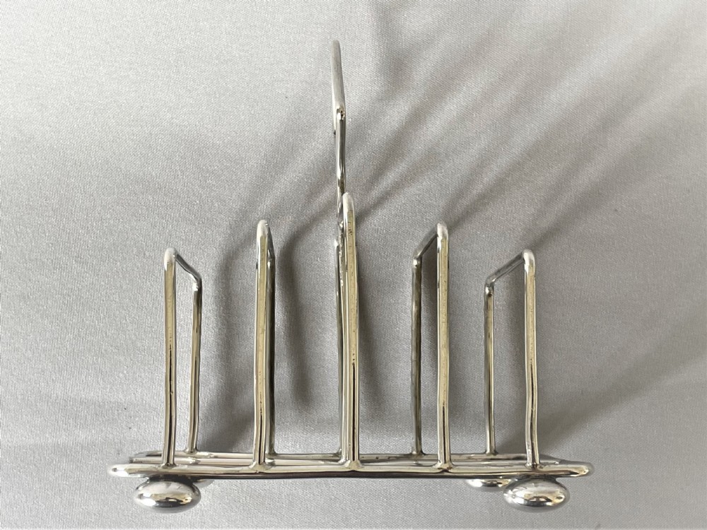 A stylish Edwardian silver toast rack View V