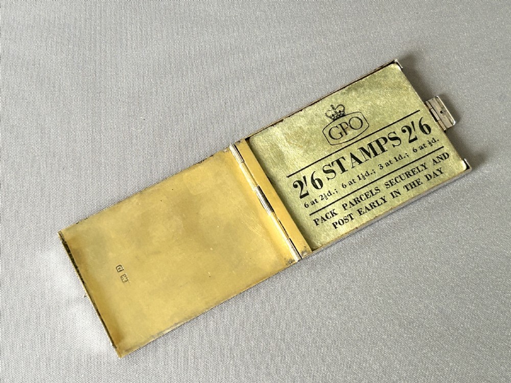 A superb Art Deco pocket silver stamp case View V