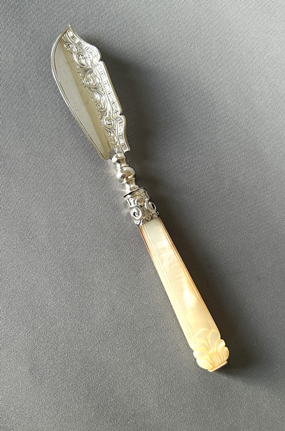 Early Victorian silver & mother-of-pearl butter knife
