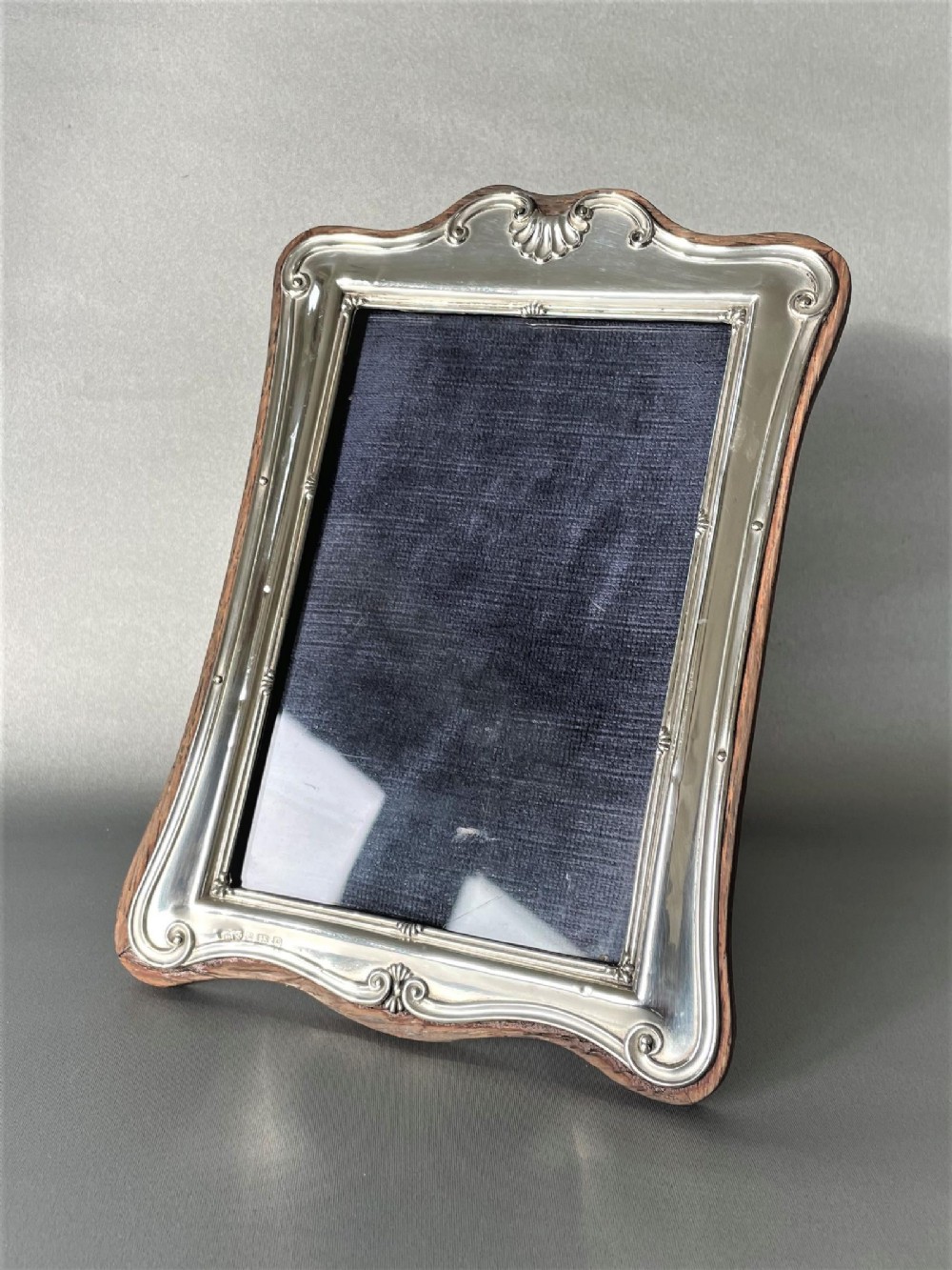 A handsome Edwardian silver photo frame