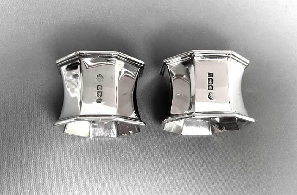 A superior pair of George v boxed silver napkin rings View III