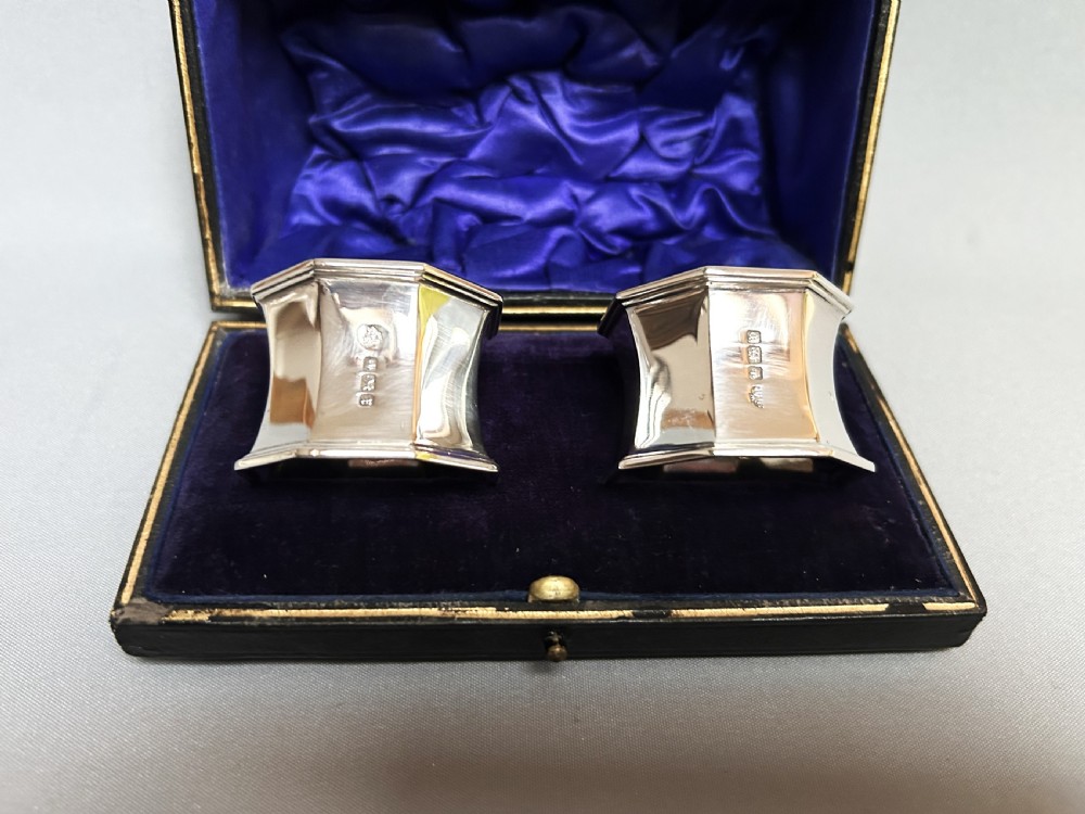A superior pair of George v boxed silver napkin rings View V