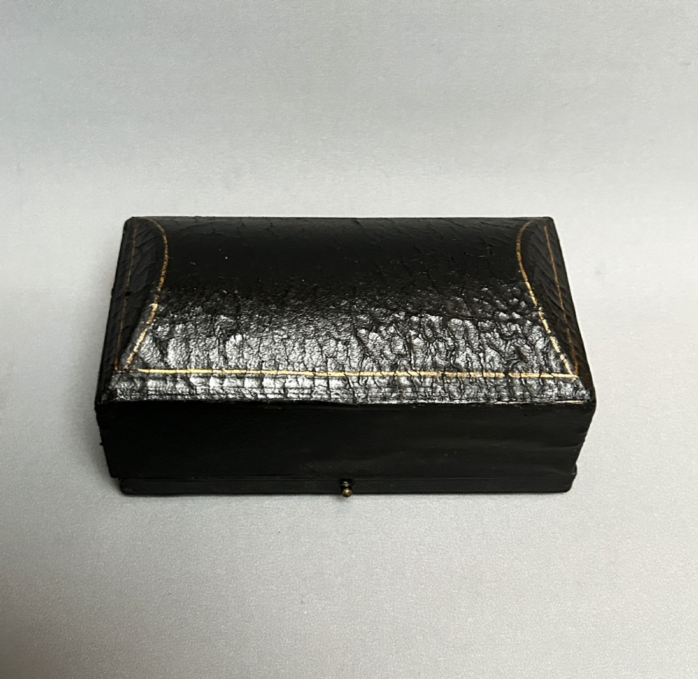 A superior pair of George v boxed silver napkin rings View VI