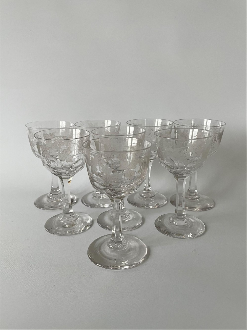 A gorgeous set of 6 Victorian small wine/aperitif glasses
